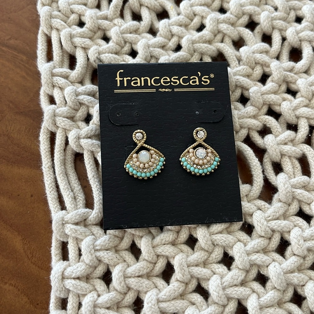 Francesca's NWT blue turquoise summer pearl stud earrings